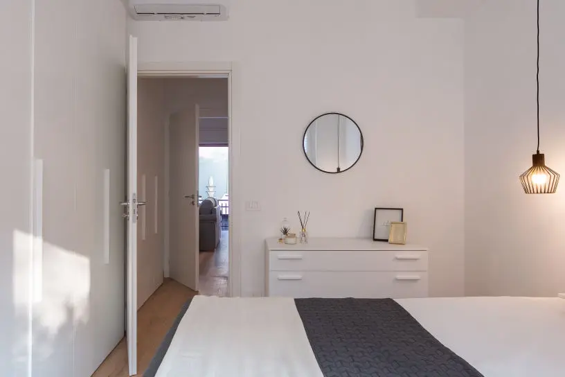 home-staging-camera-da-letto-con-lecasedigrace-immobile-arredato-per-investimento-milano